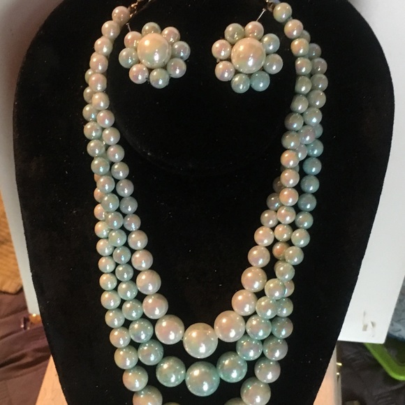 Vintage costume jewelry set - Picture 1 of 5